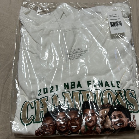 T-Shirt - Picture 2 of 2